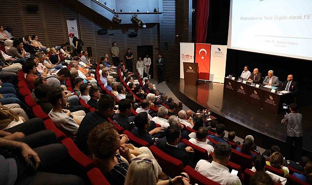 "Zaferin Adı Türkiye" programı yoğun katılımla gerçekleştirildi