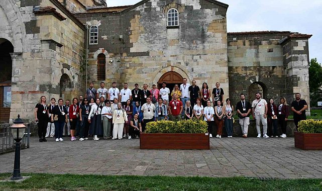 Rehber adayları Karadeniz'in zenginliklerini yerinde öğreniyor