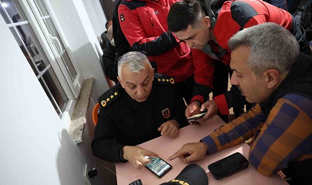 Rize Valisi Baydaş, kaybolan jet uçağı için çalışmaları yerinde takip ediyor