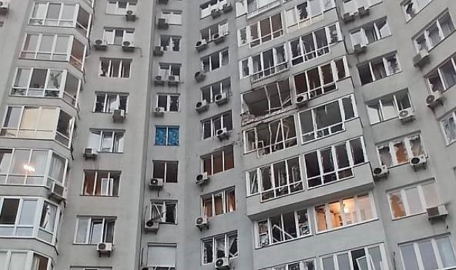 Rusya, Ukrayna'ya ait hava üssünü hipersonik füzelerle vurdu