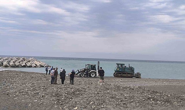 Sahilde güneşlenen kadını ezerek ölümüne sebep olan iş makinesinin operatörü tutuklandı