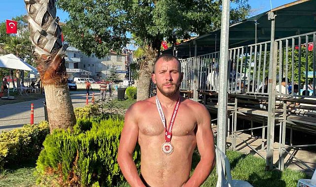 Sakarya Büyükşehir sporcularından gururlandıran başarı