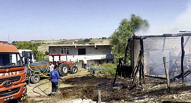 Sakarya'da saman deposunda çıkan yangın tarım arazilerine sıçradı