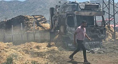 Saman yüklü tır çıkan yangında kül oldu
