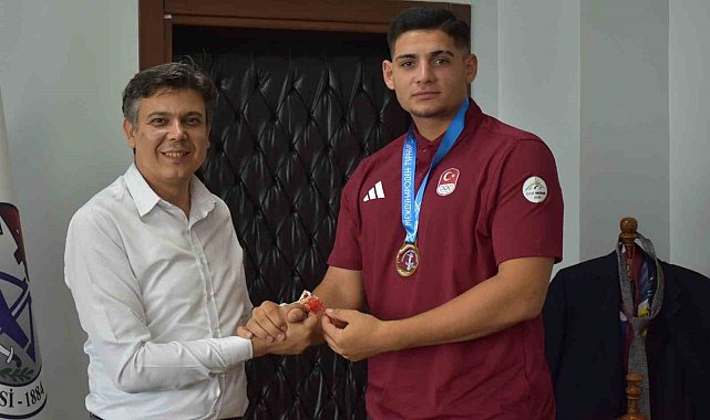 Şampiyon sporculardan Söğüt Belediyesi'ne ziyaret