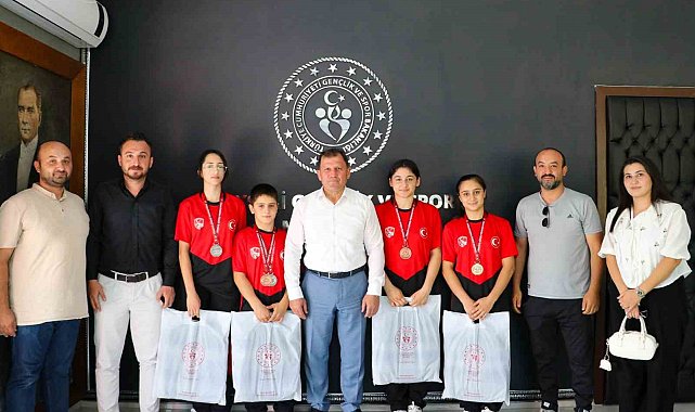 Şampiyonlardan Kabakcı'ya ziyaret