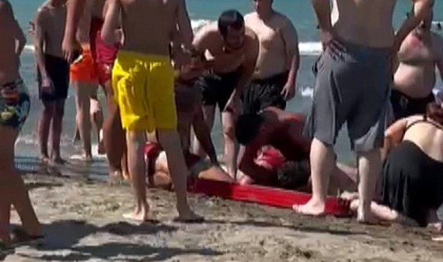 Samsun'da denizde boğulma tehlikesi geçiren genç hastanelik oldu