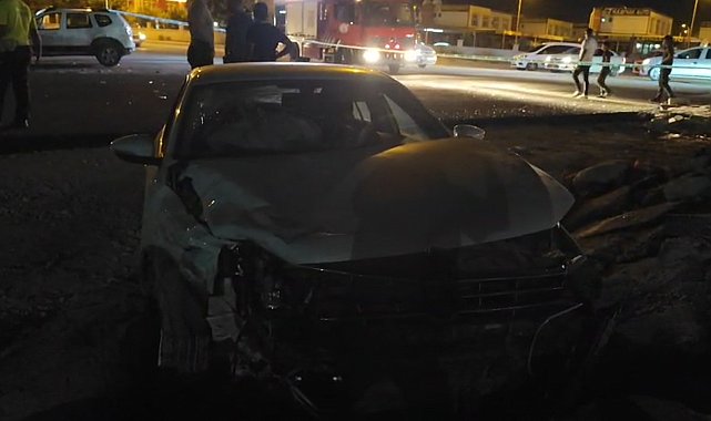 Şanlıurfa'da 2 otomobil kafa kafaya çarpıştı: 5 yaralı