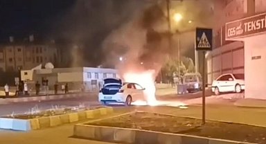 Şanlıurfa'da ilginç olay, 1 otomobil yandı, 3 tanesi ise kaza yaptı