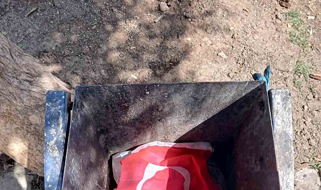 Şanlıurfalı işçinin bayrak hassasiyeti takdir topladı