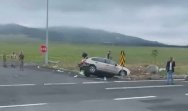 Sarıkamış'ta trafik kazası: 3 yaralı