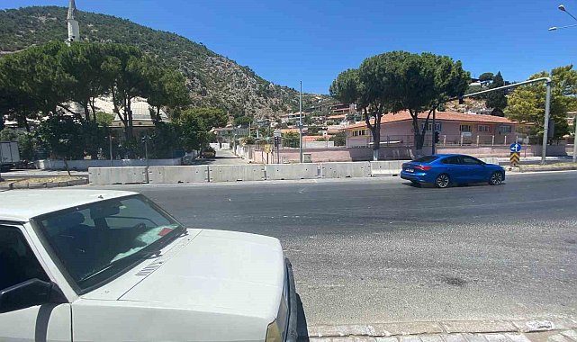 Sazlı Kavşağı'nın kapatılması trafik sorununa çözüm olmadı