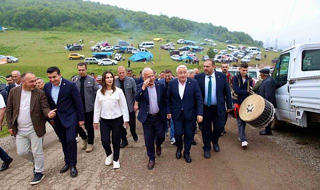 Şenlikte Başkan Güler'e sevgi seli