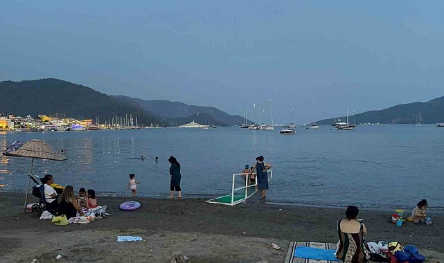 Sıcak havalar denize giriş saatlerini de değiştirdi