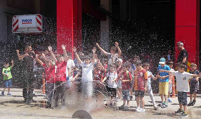 Sıcak yaz günü serinleten etkinlik