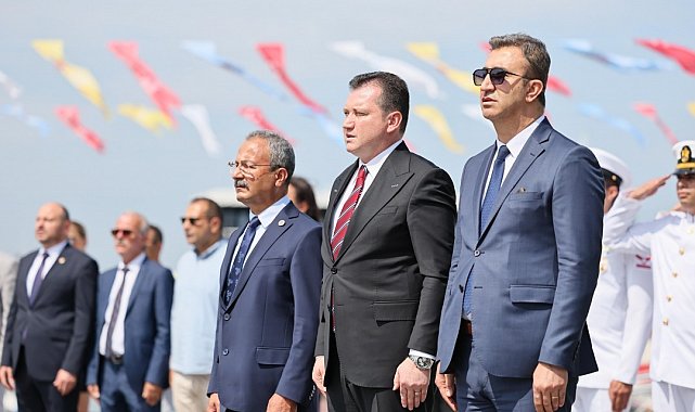 Silivri'de deniz şehitlerini anma programı düzenledi