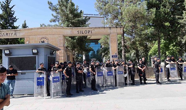 Silopi'de DEM Parti yürüyüşüne tepki gösteren bir kişi darbedildi