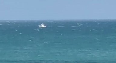 Sinop'ta kano ile sürüklendikleri denizin ortasında mahsur kalan 2 genç kurtarıldı