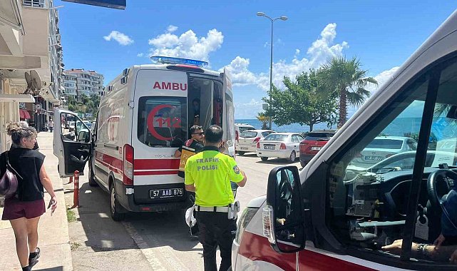 Sinop'ta otomobille motosiklet çarpıştı: 2 yaralı