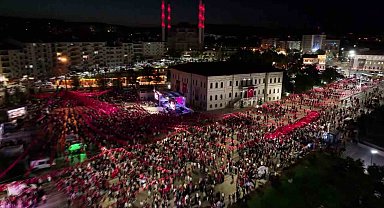 Sivas'ta "15 Temmuz Milli Birlik ve Demokrasi Yürüyüşü" düzenlendi, meydan doldu taştı