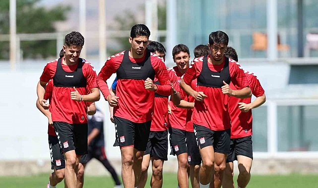 Sivasspor'da yeni sezon hazırlıkları devam ediyor