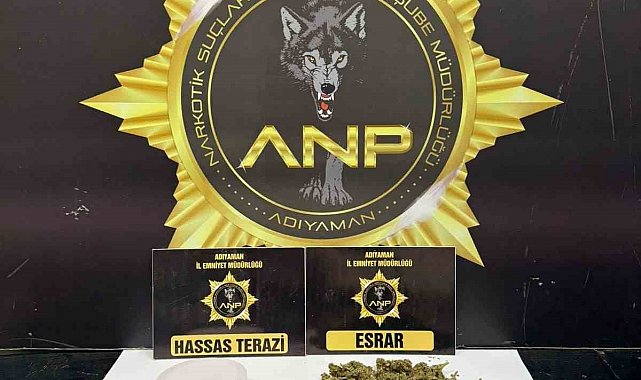 Şüpheli araçta uyuşturucu ele geçirildi: 3 gözaltı