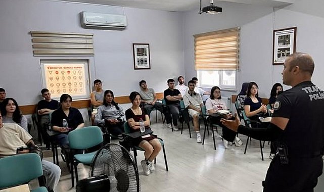 Sürücü kursunda motosiklet sürücülerine hayat kurtaran eğitim