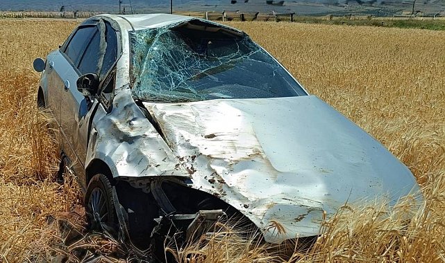 Takla atan otomobilde 4 kişi yaralandı