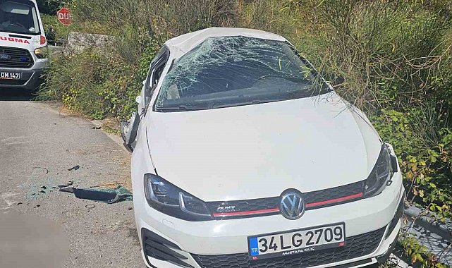 Taklalar atan otomobil uçuruma yuvarlanmaktan son anda kurtuldu: 5 yaralı