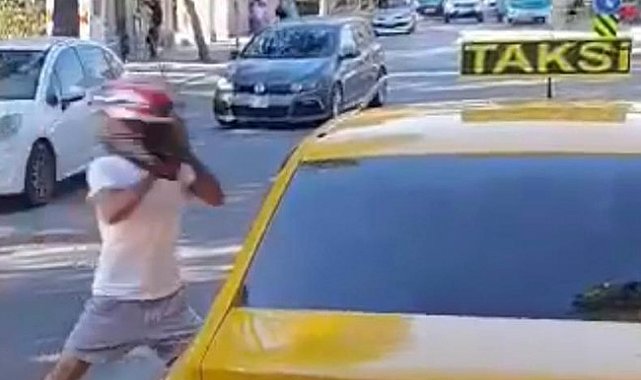 Taksiciye saldırdı, dayak yemekten zor kurtuldu: O anlar kamerada