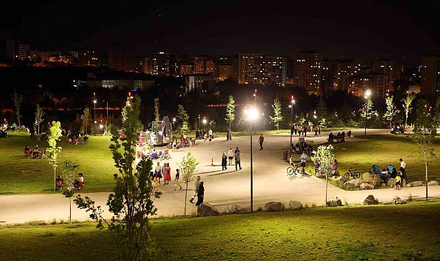 Talas'ta millet, daha açılmadan bahçesine akın etti