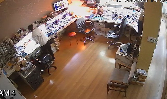 Tamir için servise getirilen telefon bomba gibi patladı
