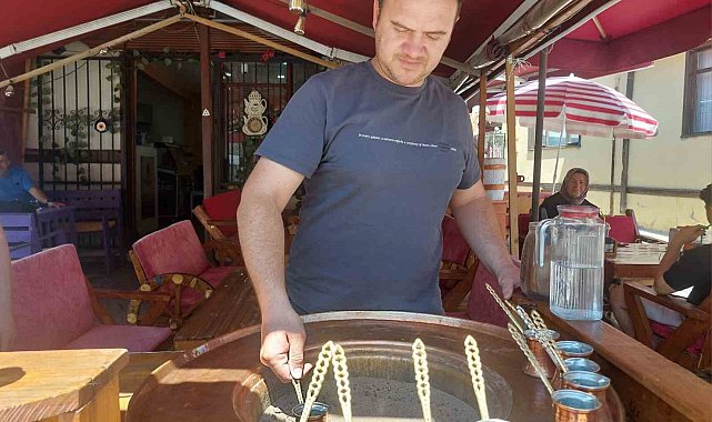 Tarihi Odunpazarı bölgesi esnafı umudunu yaz sonuna bağladı