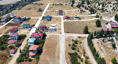 Tarsus Belediyesi Kahraman Gülek'te yol ve ulaşım çalışmalarını sürdürüyor