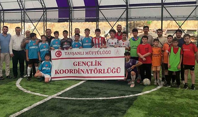 Tavşanlı'da Yaz Kur'an Kursları öğrencileri futbol turnuvasıyla sosyalleşiyor