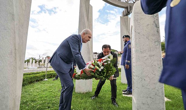 TBMM Başkanı Kurtulmuş, Aliya İzzetbegoviç'in kabrini ziyaret etti
