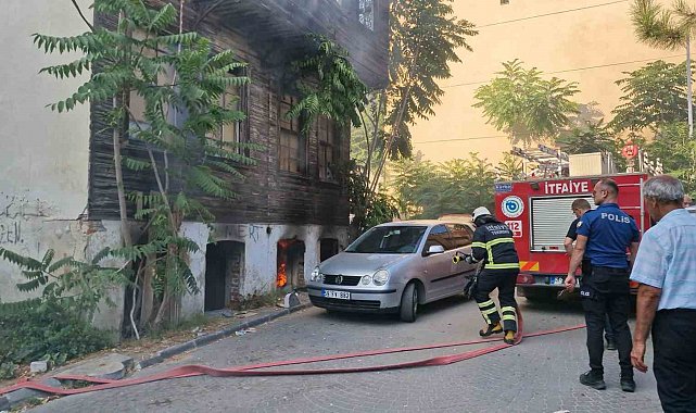 Tekirdağ'da metruk binada yangın
