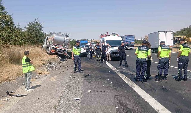 Tekirdağ'da süt kamyonu ile otomobil çarpıştı: 4 kişi hayatını kaybetti