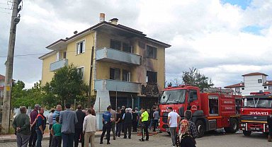 Televizyonun patlaması 3 katlı evi küle çevirdi