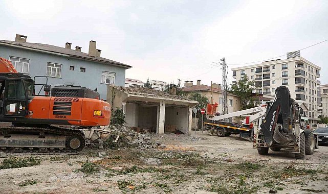 Terzioğlu Caddesi'ndeki çalışmalarda imar planı uygulanıyor