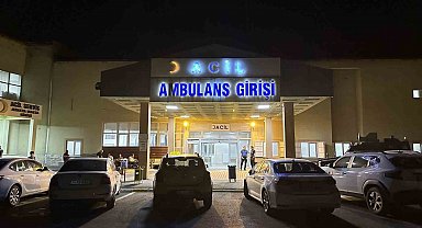 Tırın iletken hattına çarpmasıyla oluşan arızaya giden personel ağır yaralandı
