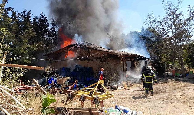Tokat'ta samanlıkta çıkan yangında çiftçinin emekleri kül oldu