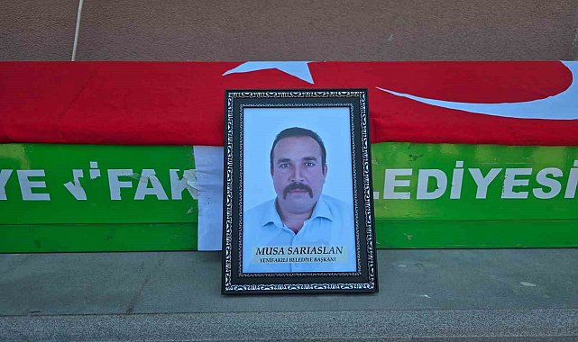 Trafik kazasında hayatını kaybeden belediye başkanı, son yolculuğuna uğurlandı