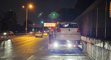 Trafikte makas atarak ilerledi, zincirleme kazaya sebep oldu: 1'i ağır 2 yaralı