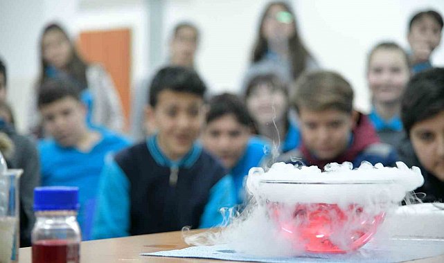 Tüpraş'tan yaz tatili için fen deneyleri önerileri