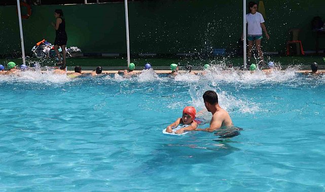 Turgutlu'da çocuklar yaz spor okullarıyla hem eğleniyor hem öğreniyor