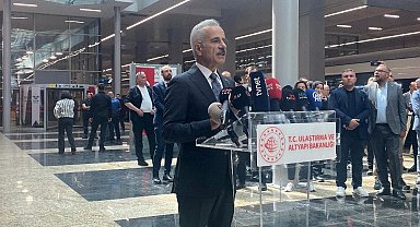 Ulaştırma ve Altyapı Bakanı Uraloğlu: "Bu tren, birliği, dirliği, vatan sevgisini ve millet iradesini taşıyacak"