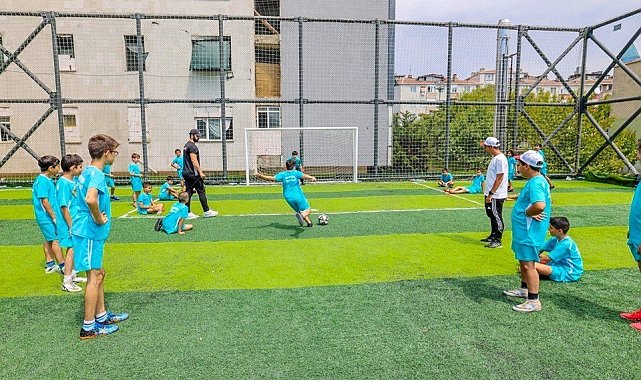 Ümraniye'de yaz spor okulları dolu dolu geçiyor