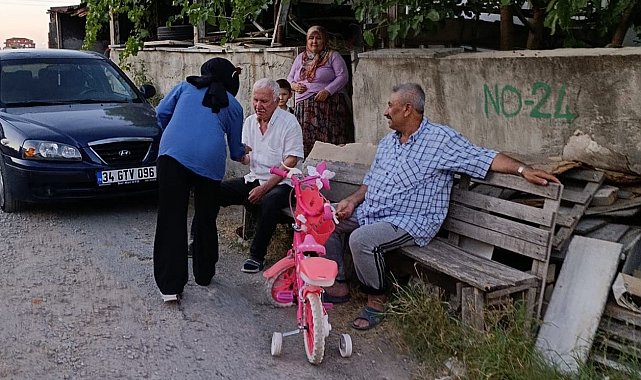 Unutulan gelenek canlandı: Kadın muhtar, mahalleliyi davul-zurnayla düğüne davet etti