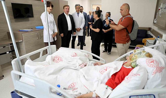 Vali Aydoğdu, hastaneye ziyarette bulundu